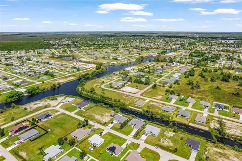 3904 NE 16th Place Cape Coral FL 33909