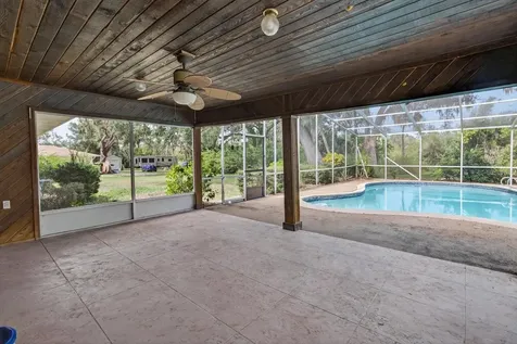 506 3rd Avenue SE Ruskin FL 33570