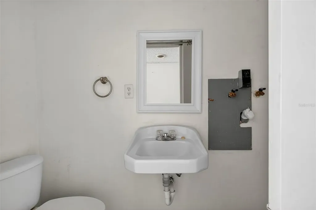 1127 King Arthur Court Dunedin FL 34698