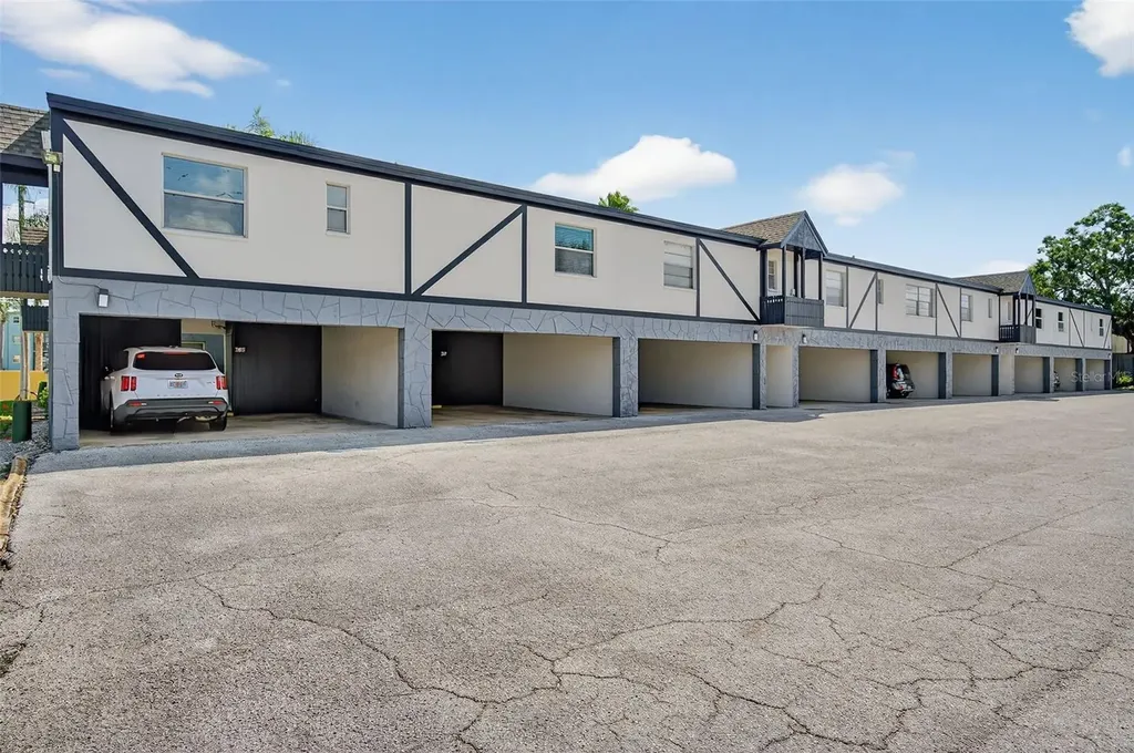 1127 King Arthur Court Dunedin FL 34698