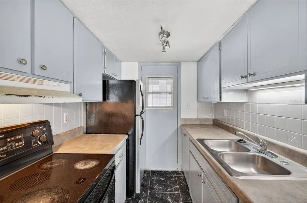 1127 King Arthur Court Dunedin FL 34698