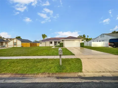 2315 Hidden Lake Street Kissimmee FL 34741