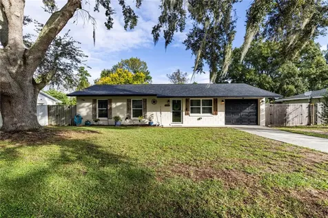 1240 Cedar Avenue Tavares FL 32778
