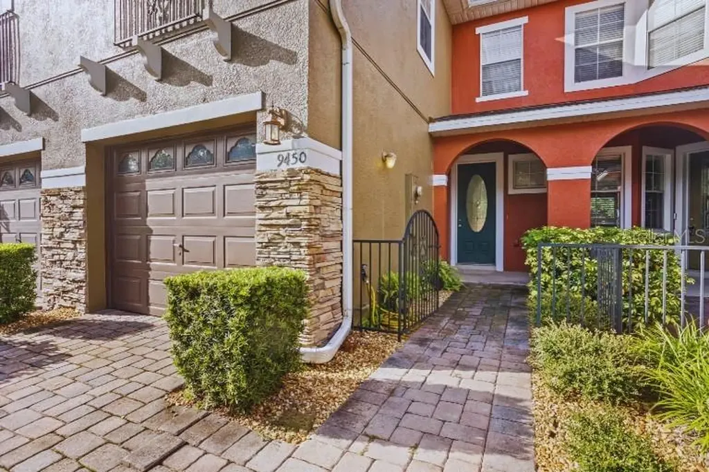 9450 Silver Buttonwood Street Orlando FL 32832