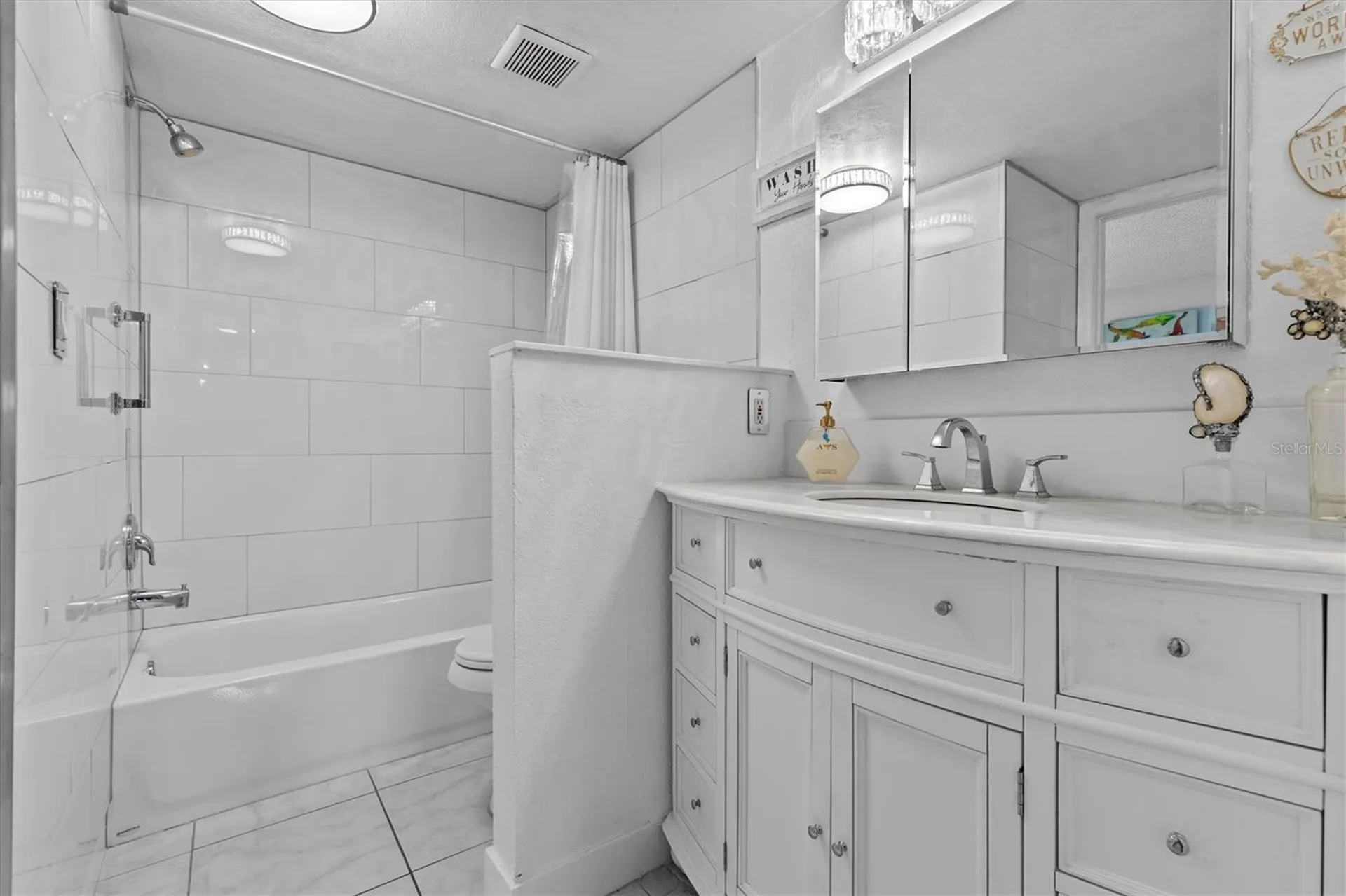 388 Moorings Cove Drive Tarpon Springs FL 34689
