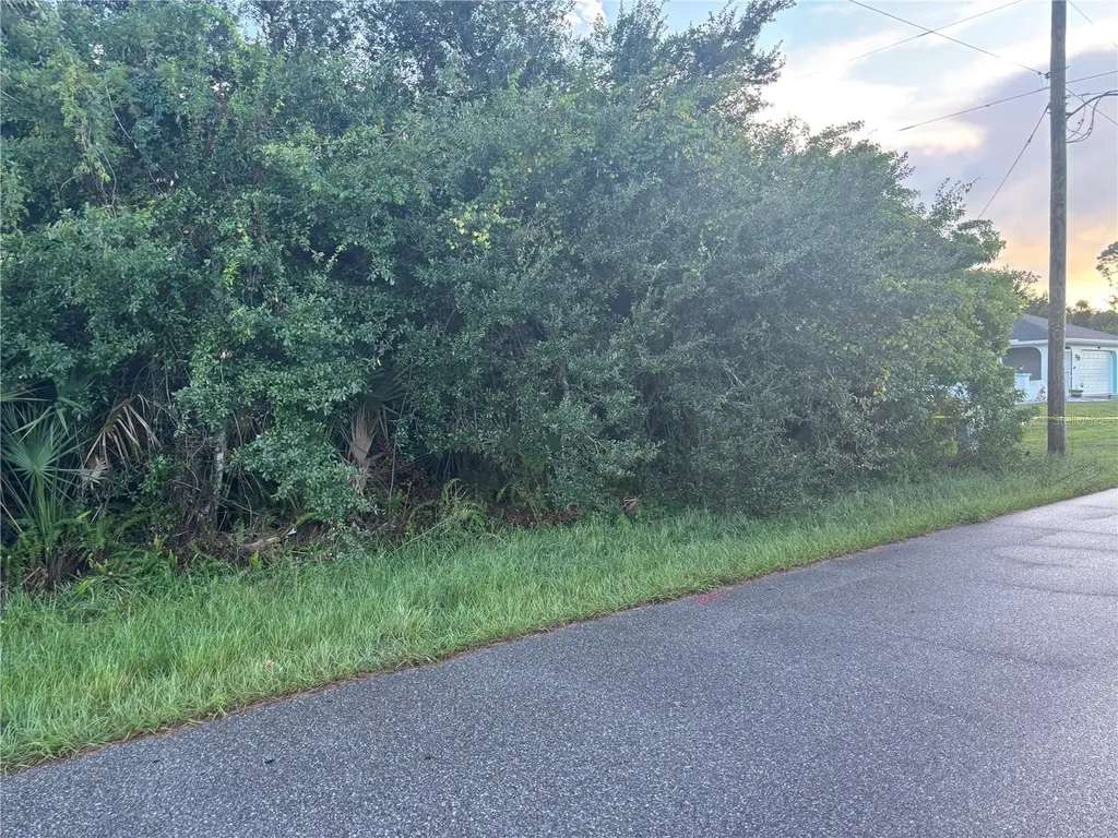 1087 Kennwood Avenue Port Charlotte FL 33948