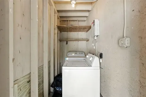 408 And 410 S Tampania Tampa FL 33609