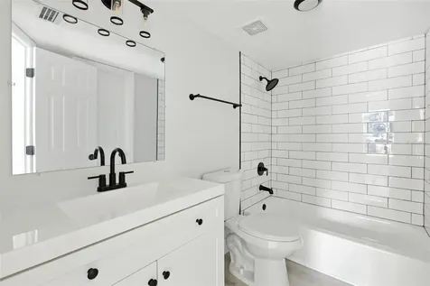 408 And 410 S Tampania Tampa FL 33609