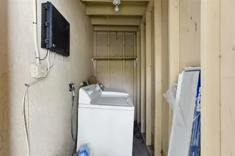 408 And 410 S Tampania Tampa FL 33609