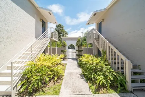 408 And 410 S Tampania Tampa FL 33609