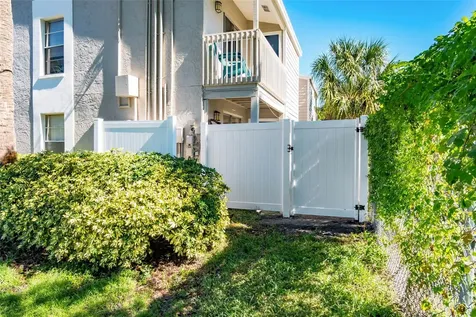 408 And 410 S Tampania Tampa FL 33609