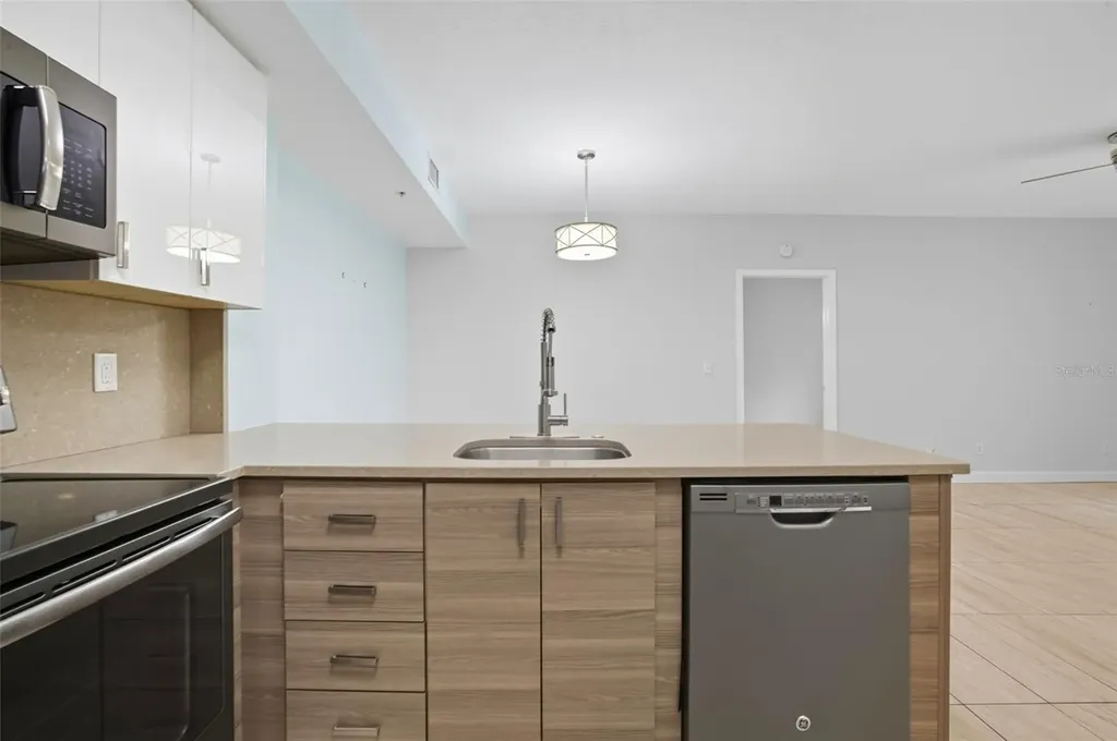 6401 Aragon Way Fort Myers FL 33966