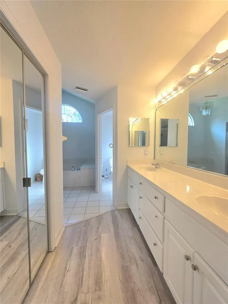93 Hickory Loop Ocala FL 34472