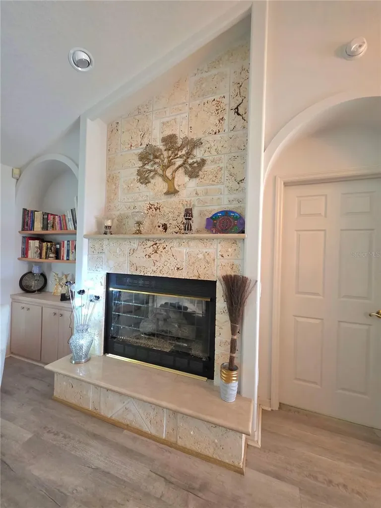 93 Hickory Loop Ocala FL 34472