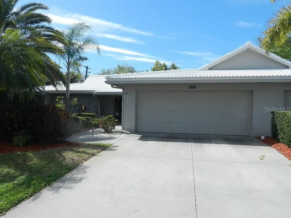 3890 Wilshire Circle Sarasota FL 34238
