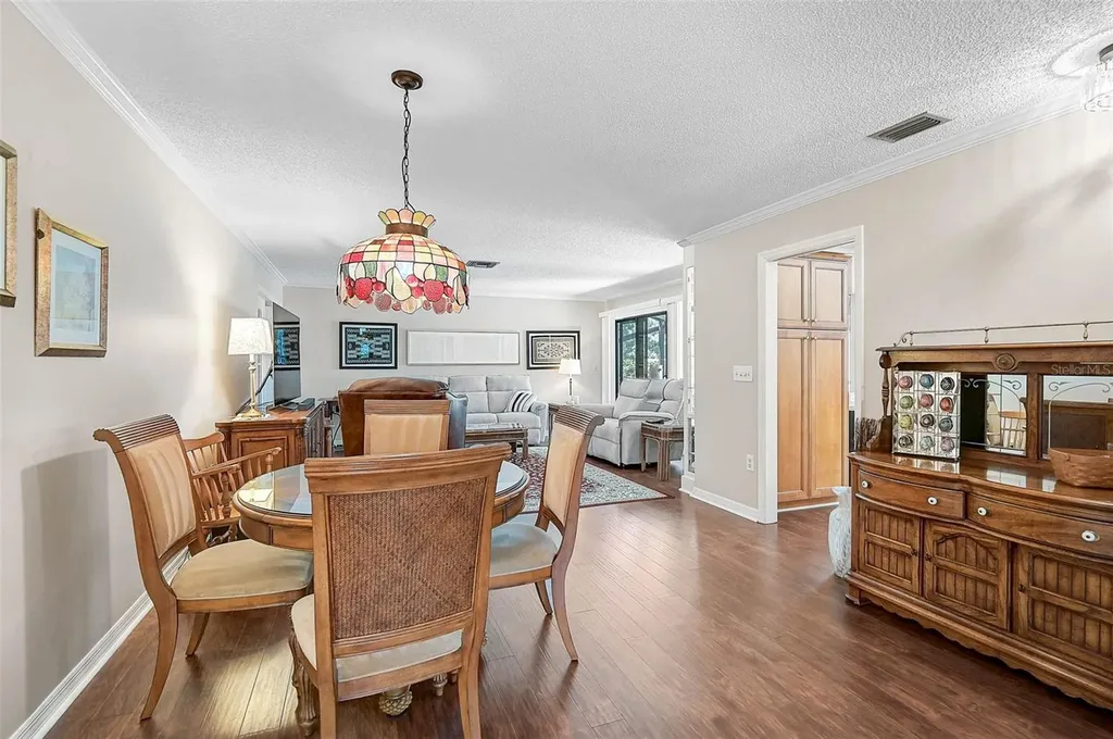 3890 Wilshire Circle Sarasota FL 34238
