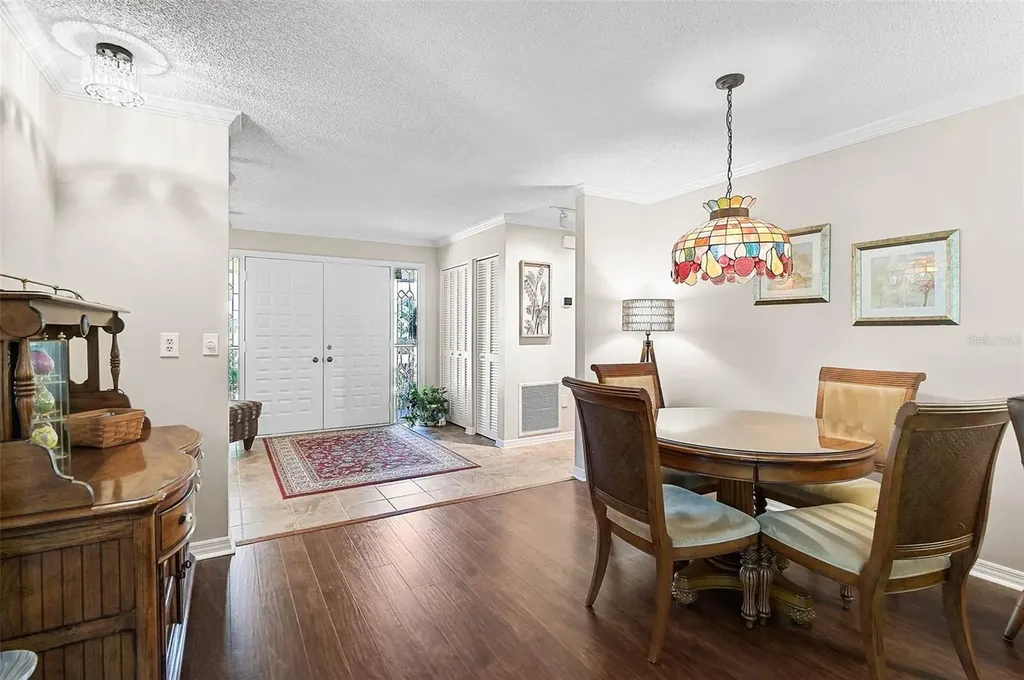 3890 Wilshire Circle Sarasota FL 34238