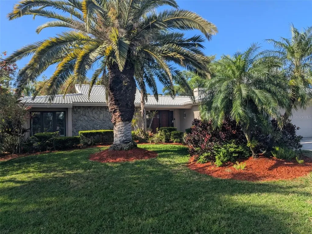 3890 Wilshire Circle Sarasota FL 34238