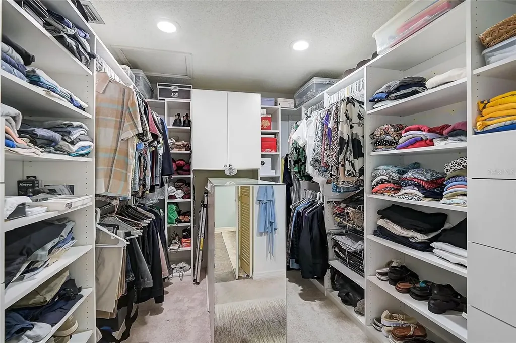 3890 Wilshire Circle Sarasota FL 34238