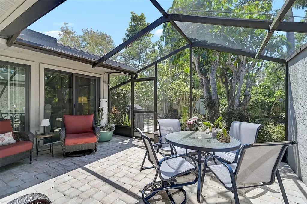 3890 Wilshire Circle Sarasota FL 34238