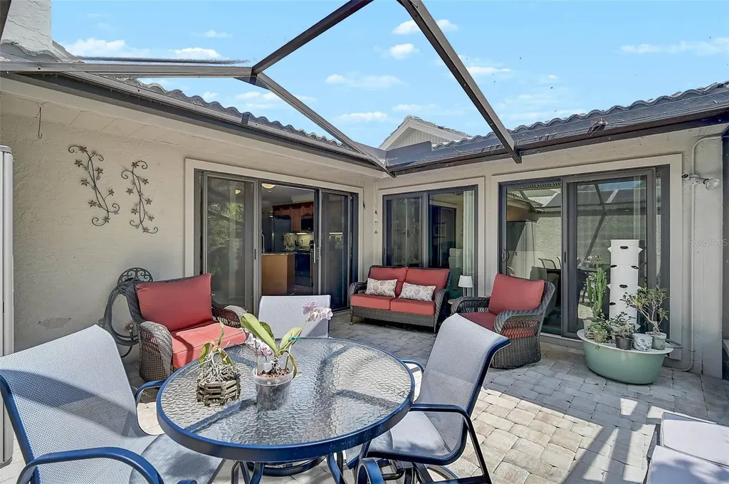 3890 Wilshire Circle Sarasota FL 34238