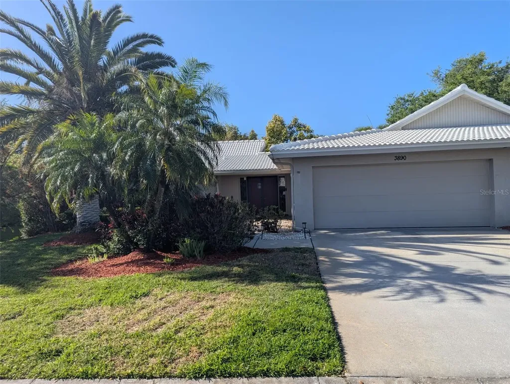 3890 Wilshire Circle Sarasota FL 34238