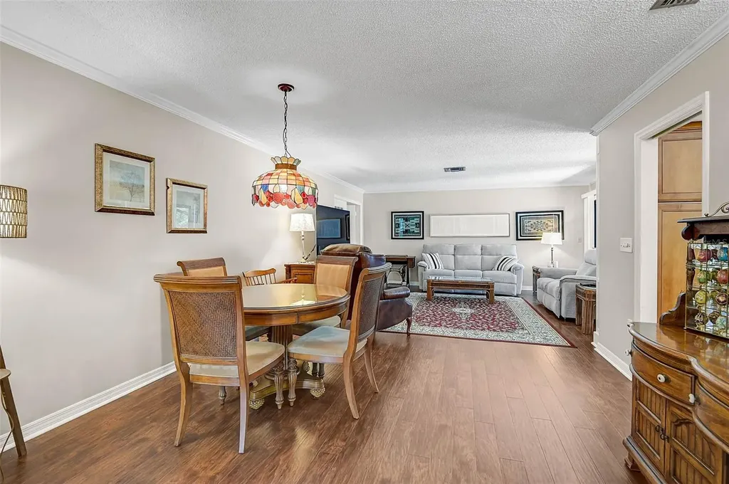 3890 Wilshire Circle Sarasota FL 34238