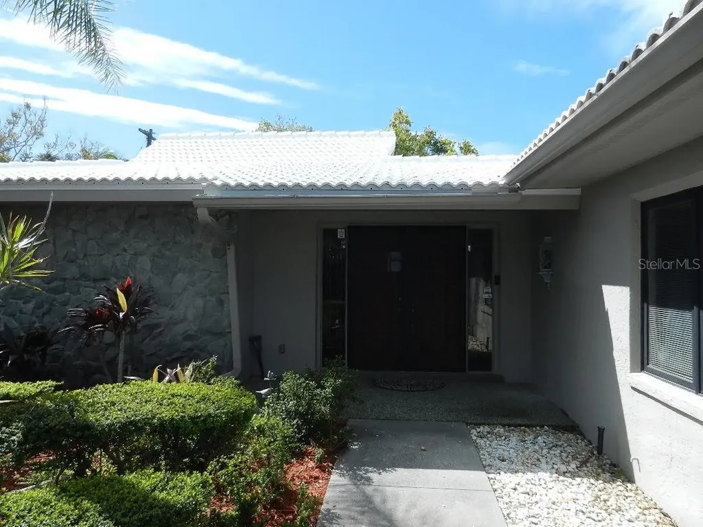 3890 Wilshire Circle Sarasota FL 34238