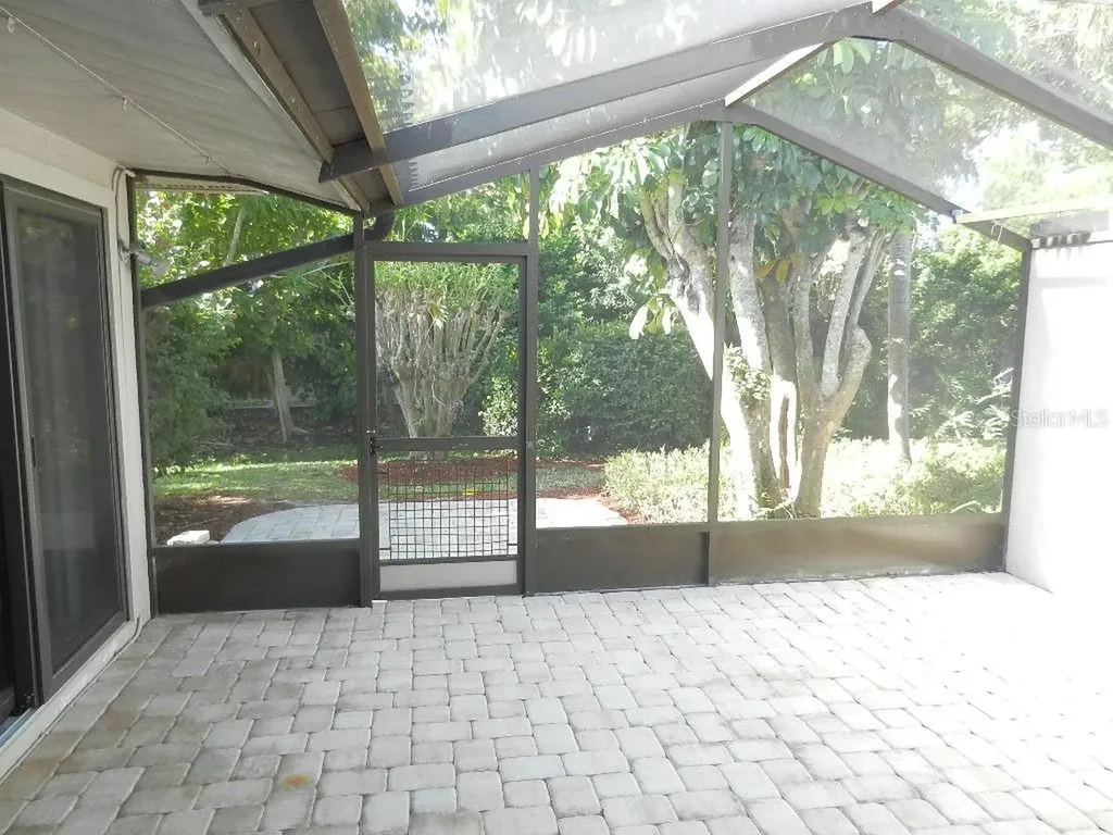 3890 Wilshire Circle Sarasota FL 34238
