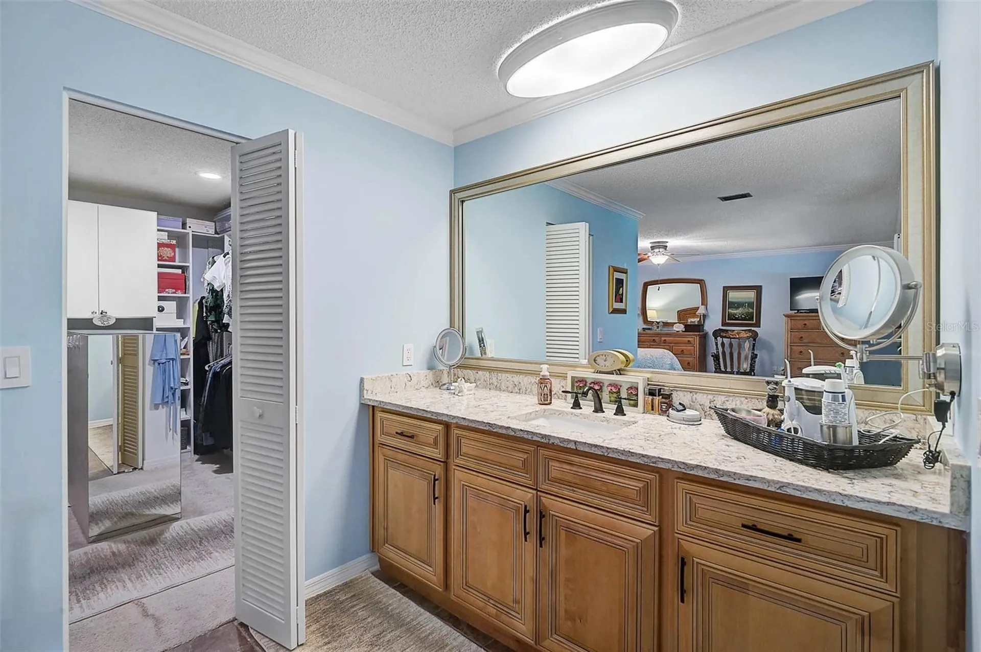 3890 Wilshire Circle Sarasota FL 34238