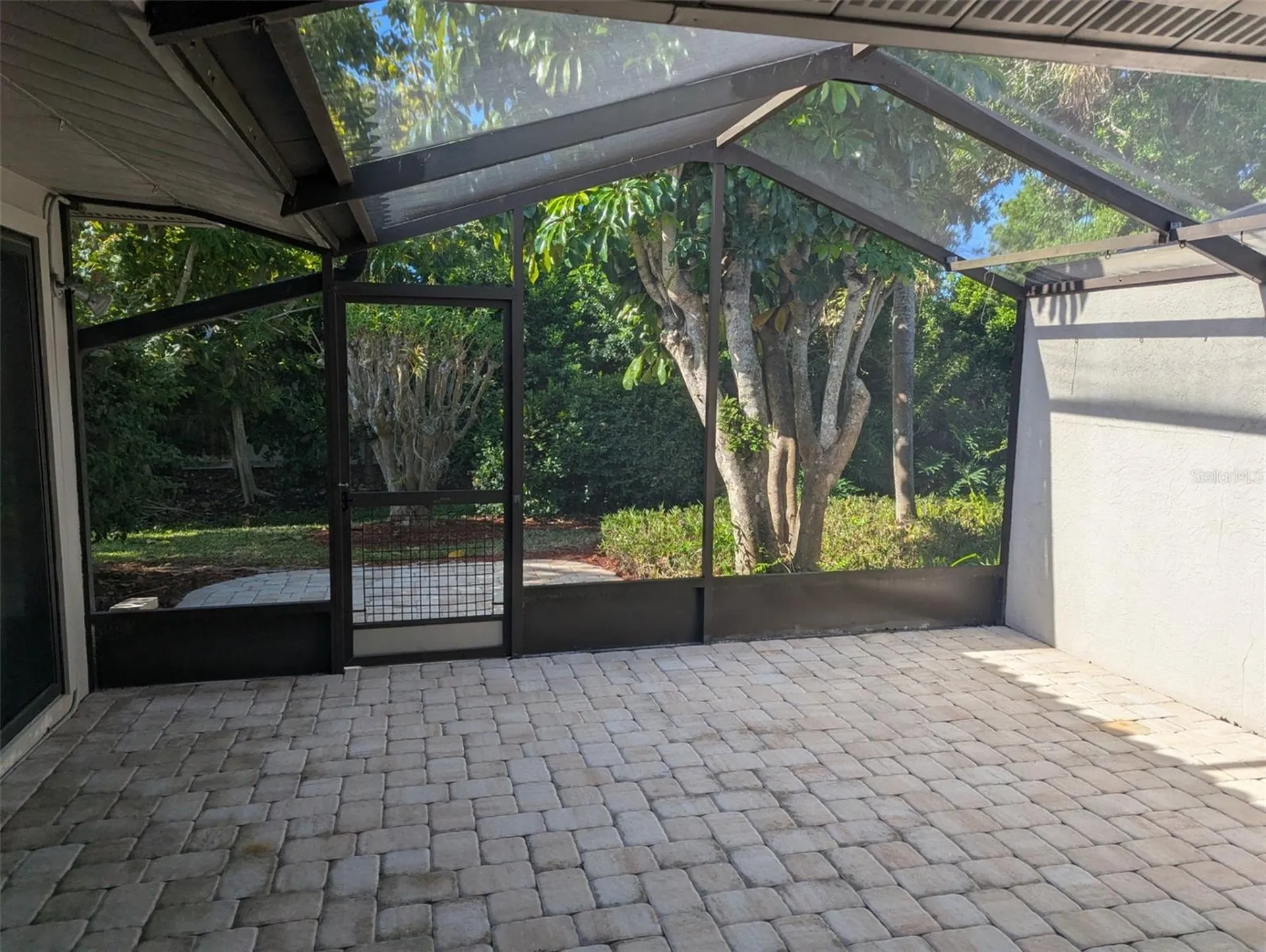 3890 Wilshire Circle Sarasota FL 34238