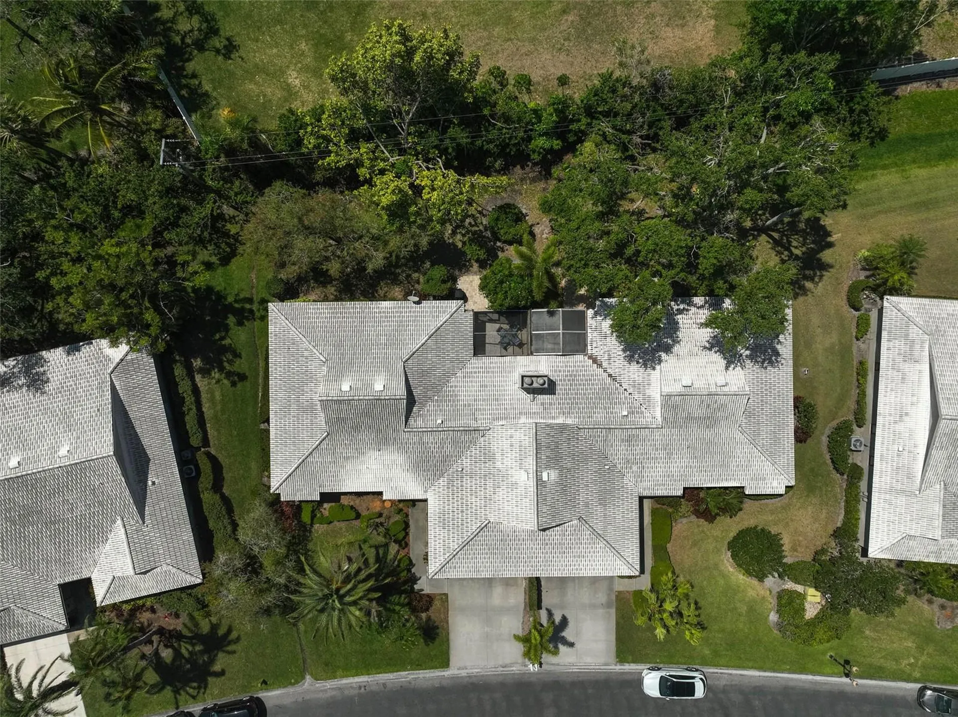 3890 Wilshire Circle Sarasota FL 34238