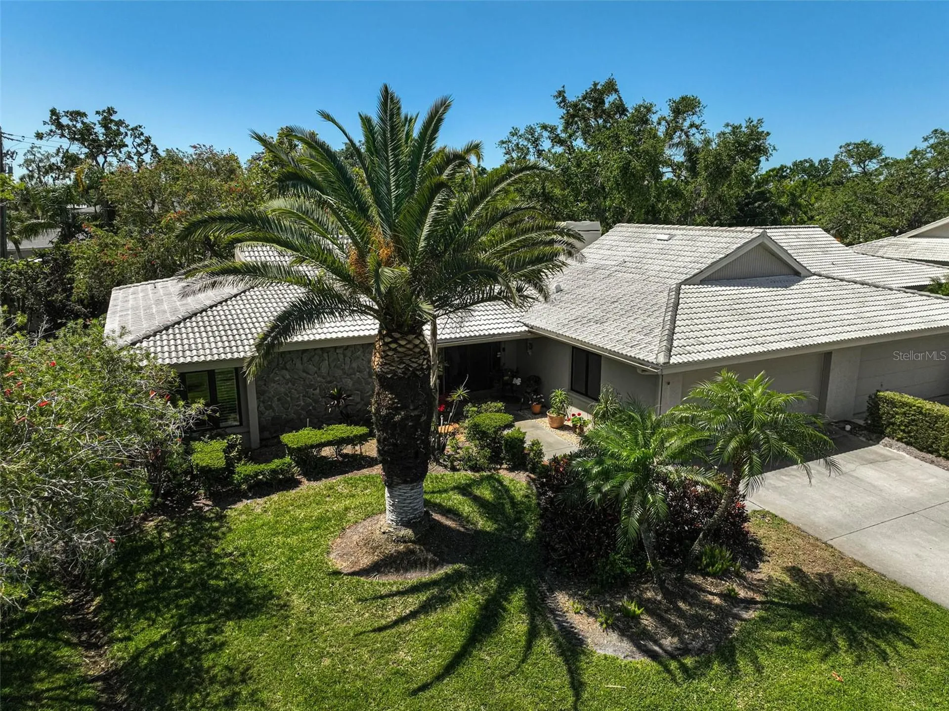 3890 Wilshire Circle Sarasota FL 34238