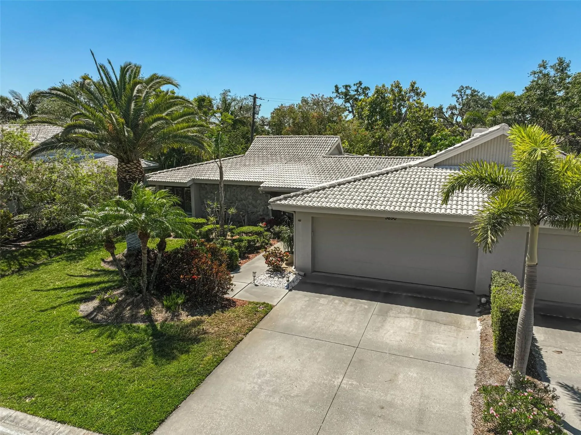 3890 Wilshire Circle Sarasota FL 34238
