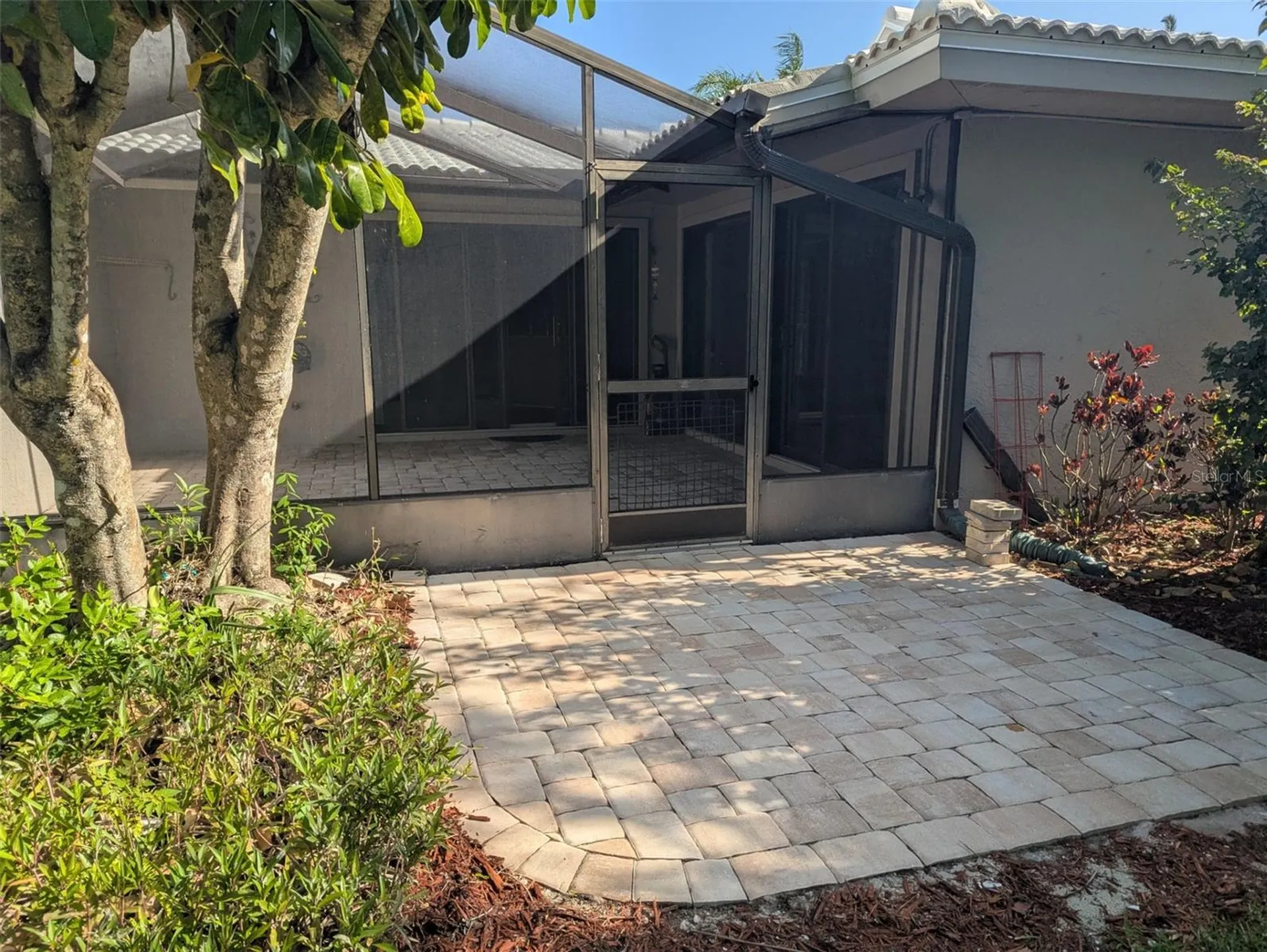 3890 Wilshire Circle Sarasota FL 34238
