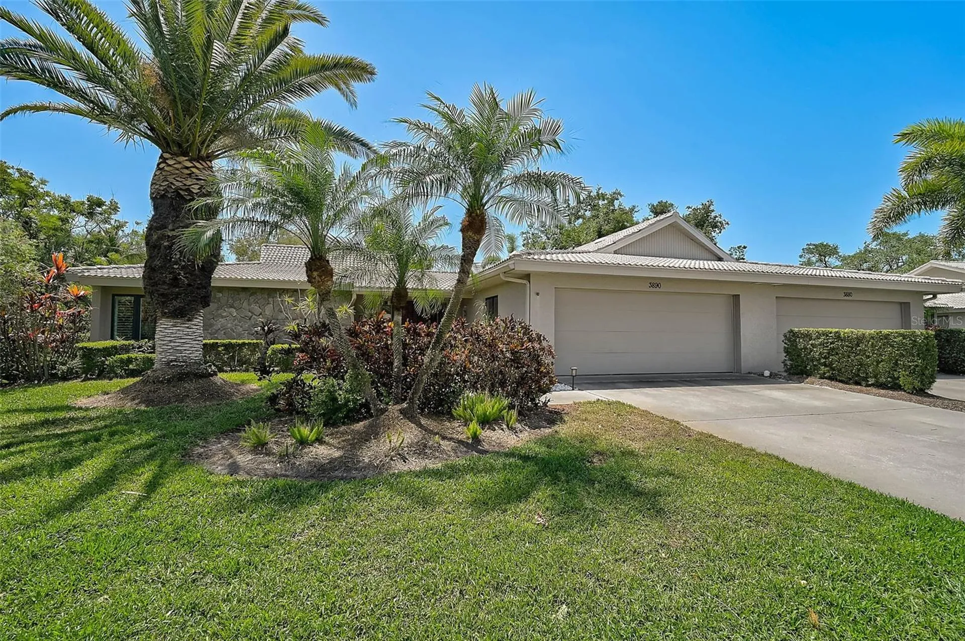 3890 Wilshire Circle Sarasota FL 34238
