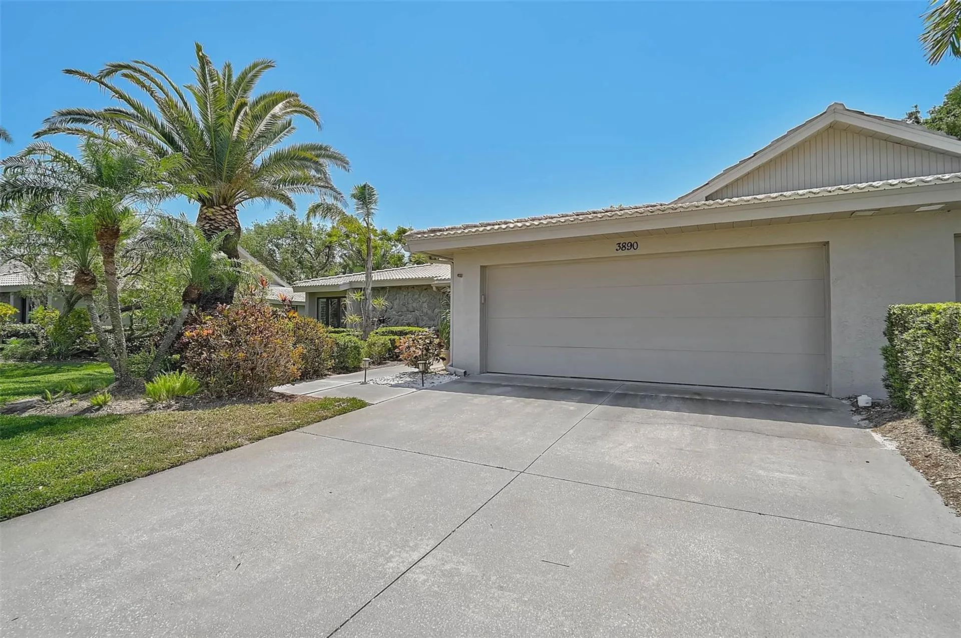 3890 Wilshire Circle Sarasota FL 34238