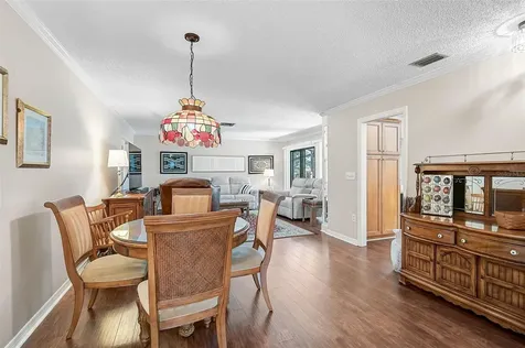 3890 Wilshire Circle Sarasota FL 34238