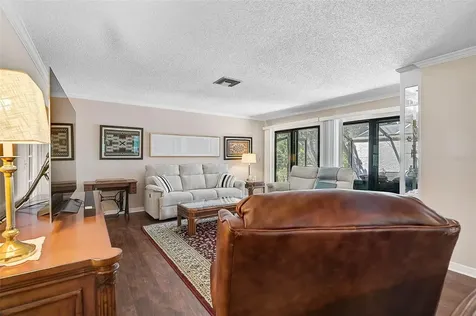 3890 Wilshire Circle Sarasota FL 34238