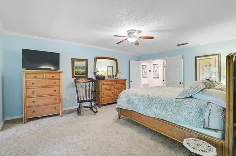 3890 Wilshire Circle Sarasota FL 34238
