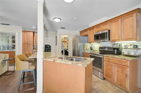 3890 Wilshire Circle Sarasota FL 34238
