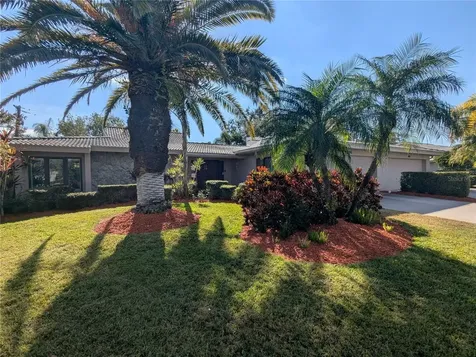 3890 Wilshire Circle Sarasota FL 34238