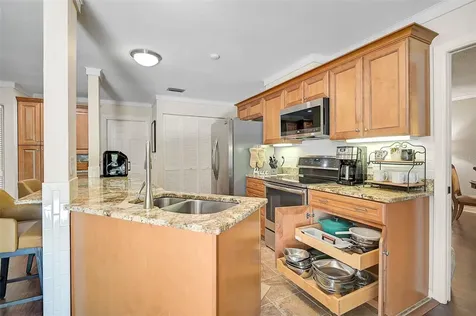3890 Wilshire Circle Sarasota FL 34238