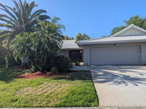3890 Wilshire Circle Sarasota FL 34238