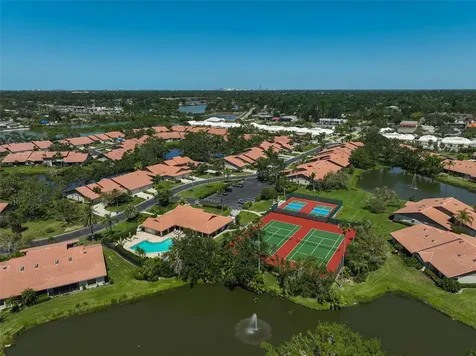 3890 Wilshire Circle Sarasota FL 34238