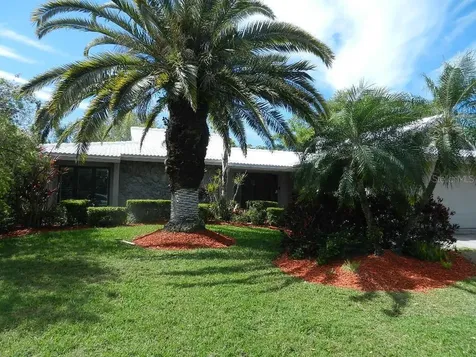 3890 Wilshire Circle Sarasota FL 34238