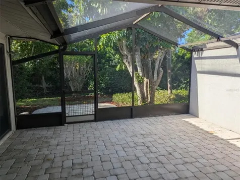 3890 Wilshire Circle Sarasota FL 34238