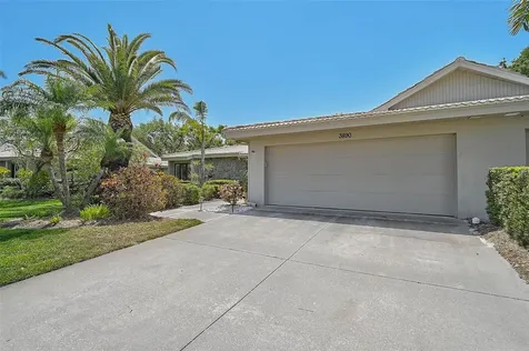 3890 Wilshire Circle Sarasota FL 34238
