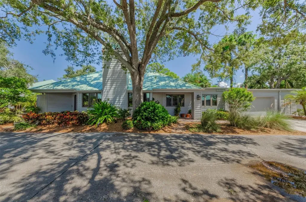 10425 Longwood Drive Seminole FL 33777
