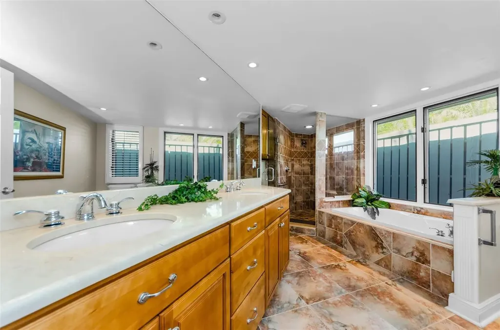 10425 Longwood Drive Seminole FL 33777